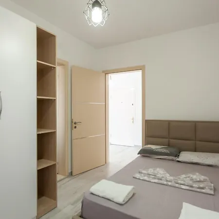 Apartment The Rooftop By Ps Golem (Tirana)