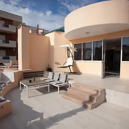 The Rooftop By Ps Apartment *